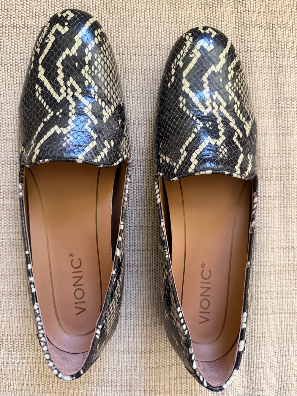 Vionic Willa Boa Snake Print Loafers  8.5 Orthopedic Comfort Flats EUC